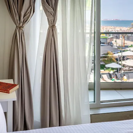 Horizon View & Pool *