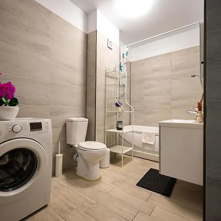 Horizon View & Pool Năvodari