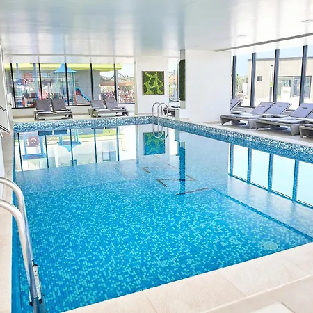 Horizon View & Pool Apartamento Năvodari