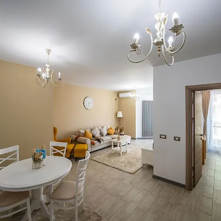 Horizon View & Pool Apartament *