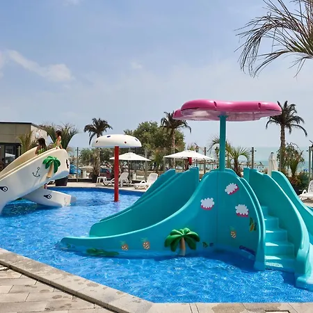Horizon View & Pool